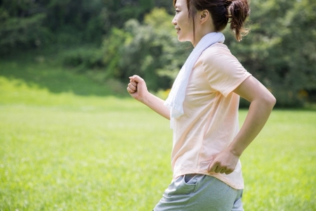 健康のためには、1日何歩歩けばええのん？